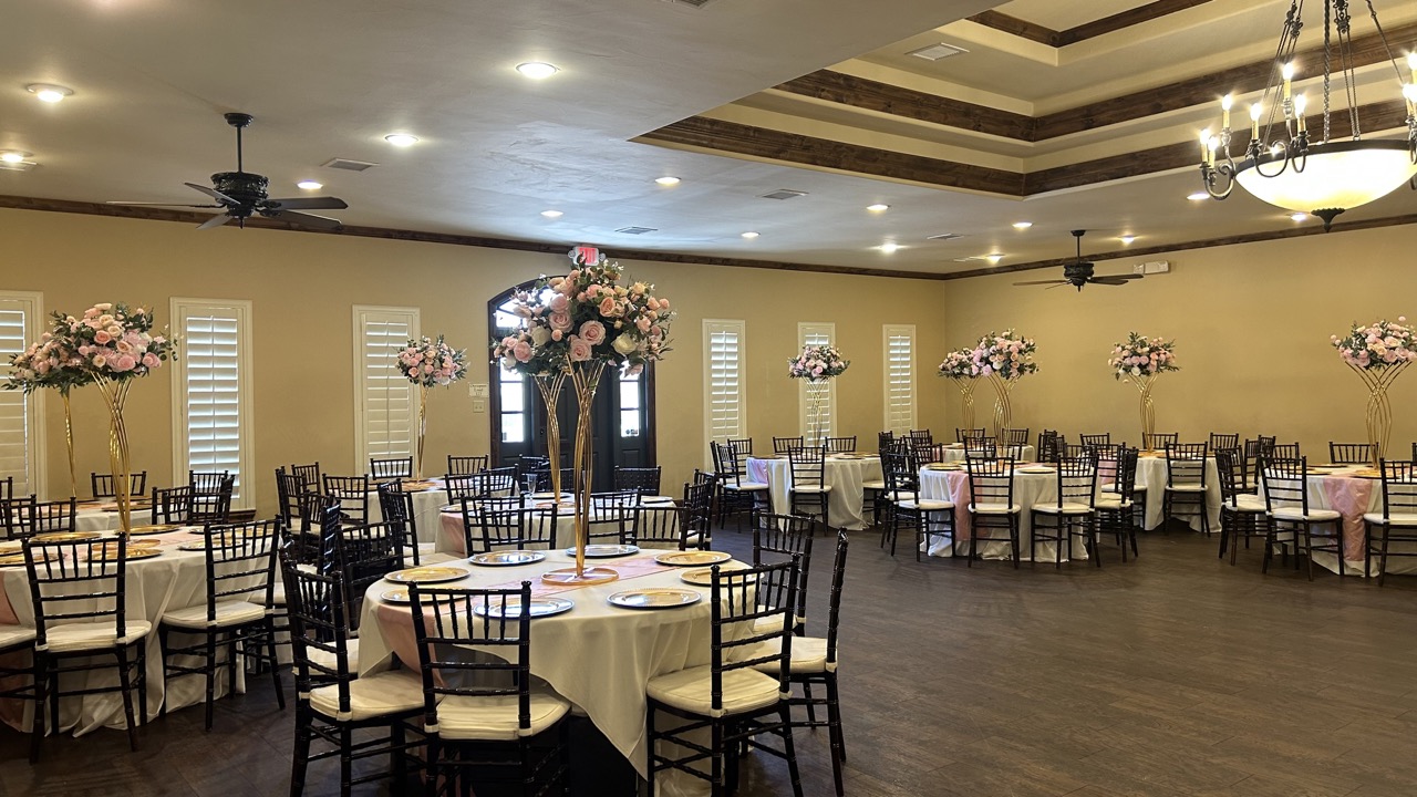 The Glitz Plano Image